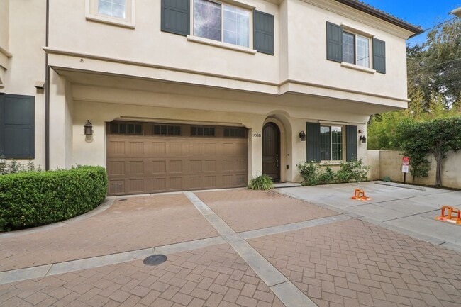 Primary Photo - 908 N Santa Anita Ave