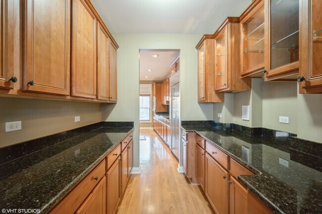 Building Photo - 2032 Valor Ct