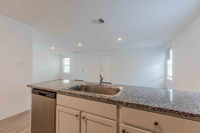 Building Photo - 6562 Runaway Row