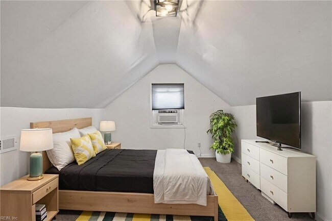 Building Photo - 8507 Chapin St