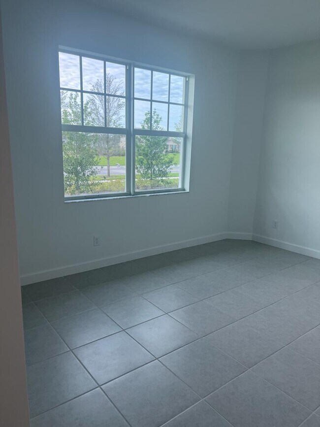 Building Photo - 1215 Tangled Orchard Tr