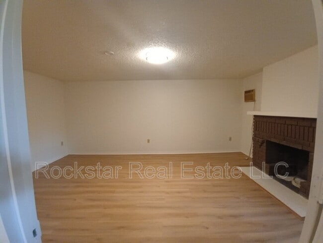 Building Photo - 1739 W Tenth Ave