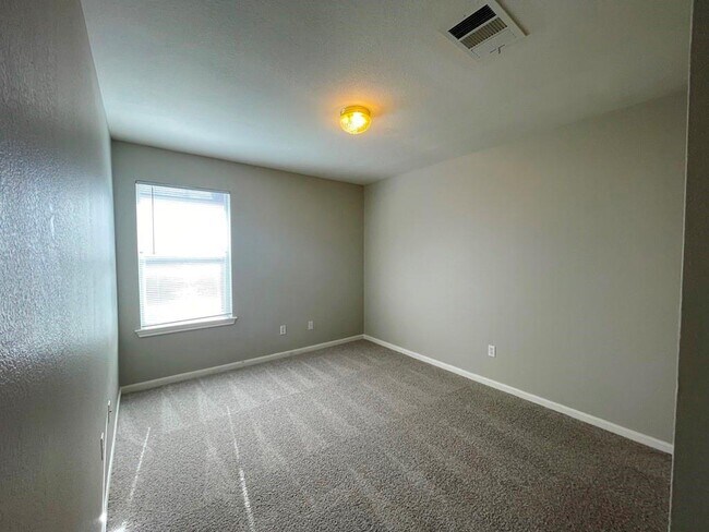 Building Photo - 2305 Bakers Way