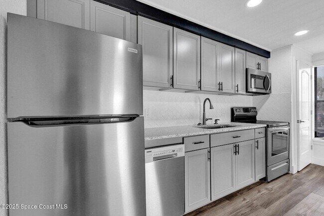 Building Photo - 3912 Overlook Dr