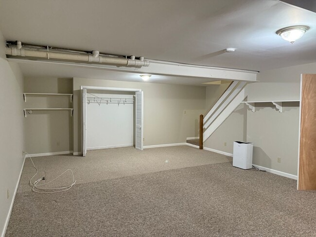 Building Photo - 2 Bedroom 2 Bathroom Townhome In Warwick T...
