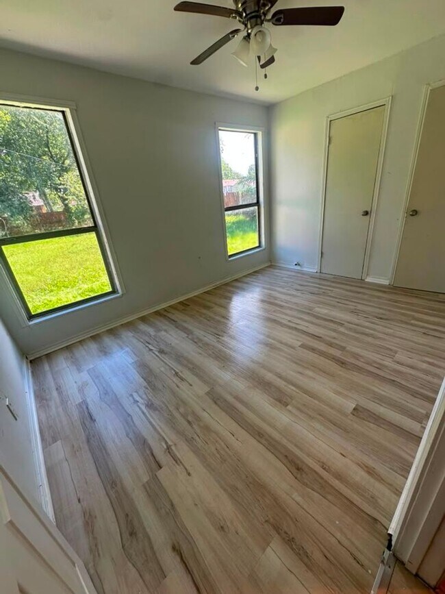 Building Photo - A hassle-free lifestyle