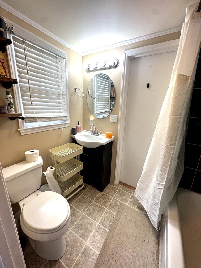 Building Photo - 820 Brown Rd