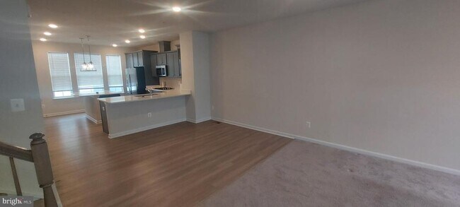 Building Photo - 2563 Hopton Ln