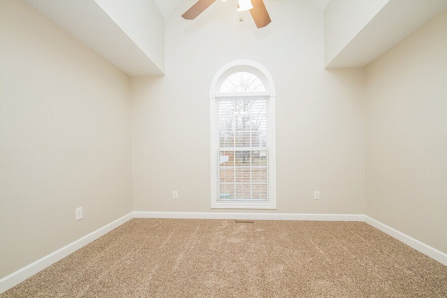 Building Photo - 306 Gatewood Dr