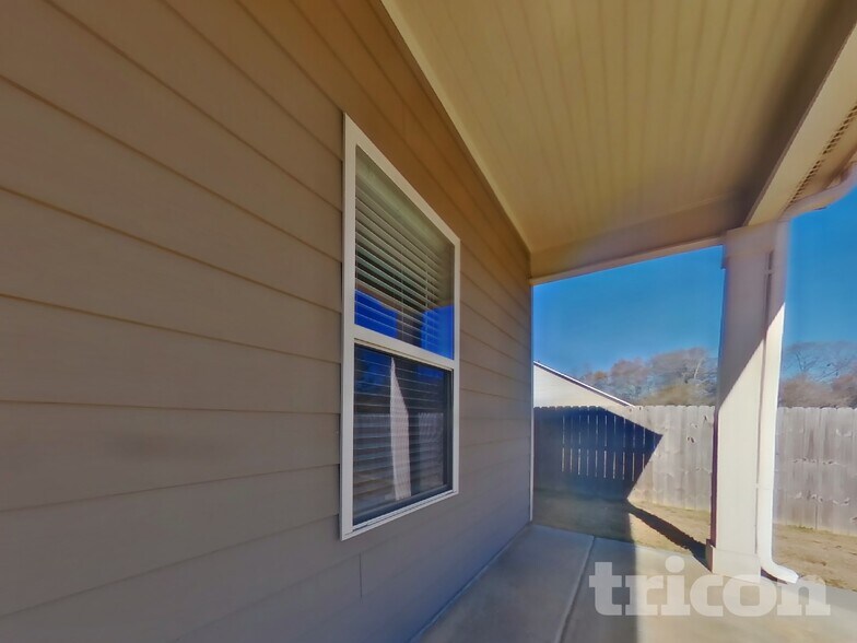 Building Photo - 23 Mercer Ln