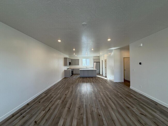 Building Photo - 496 S 1140 W