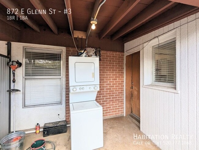 Building Photo - 872 E Glenn St