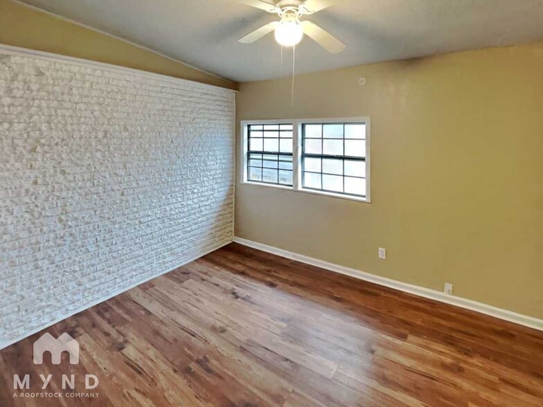 Building Photo - 4809 Jo Ann St