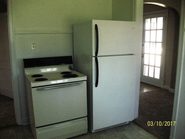 Building Photo - 2040 Corinth Dr