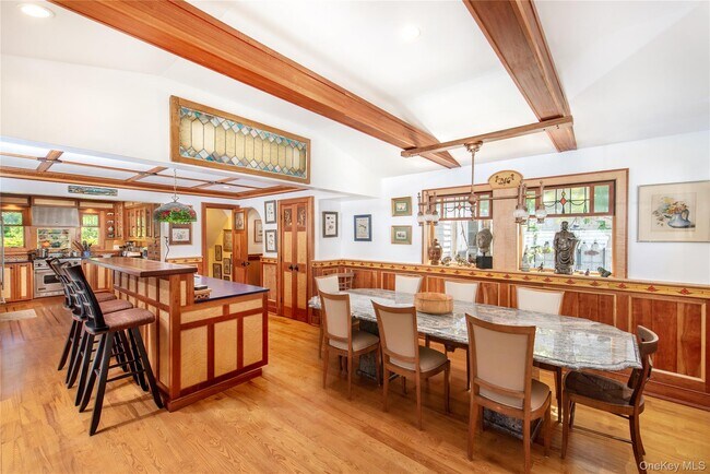 Building Photo - 6 White Ln