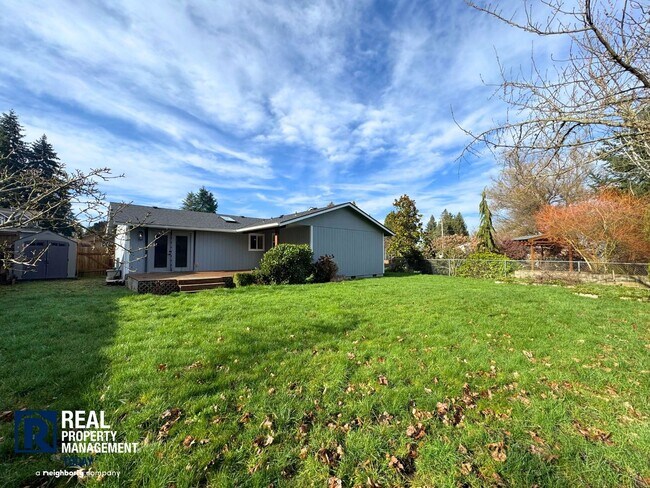 Building Photo - Charming 3-Bedroom Home with Fenced Yard & 2-Car Garage Near Downtown Puyallup!!