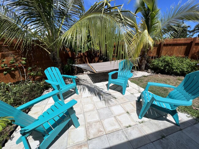 Building Photo - 2648 NE 15th Terrace