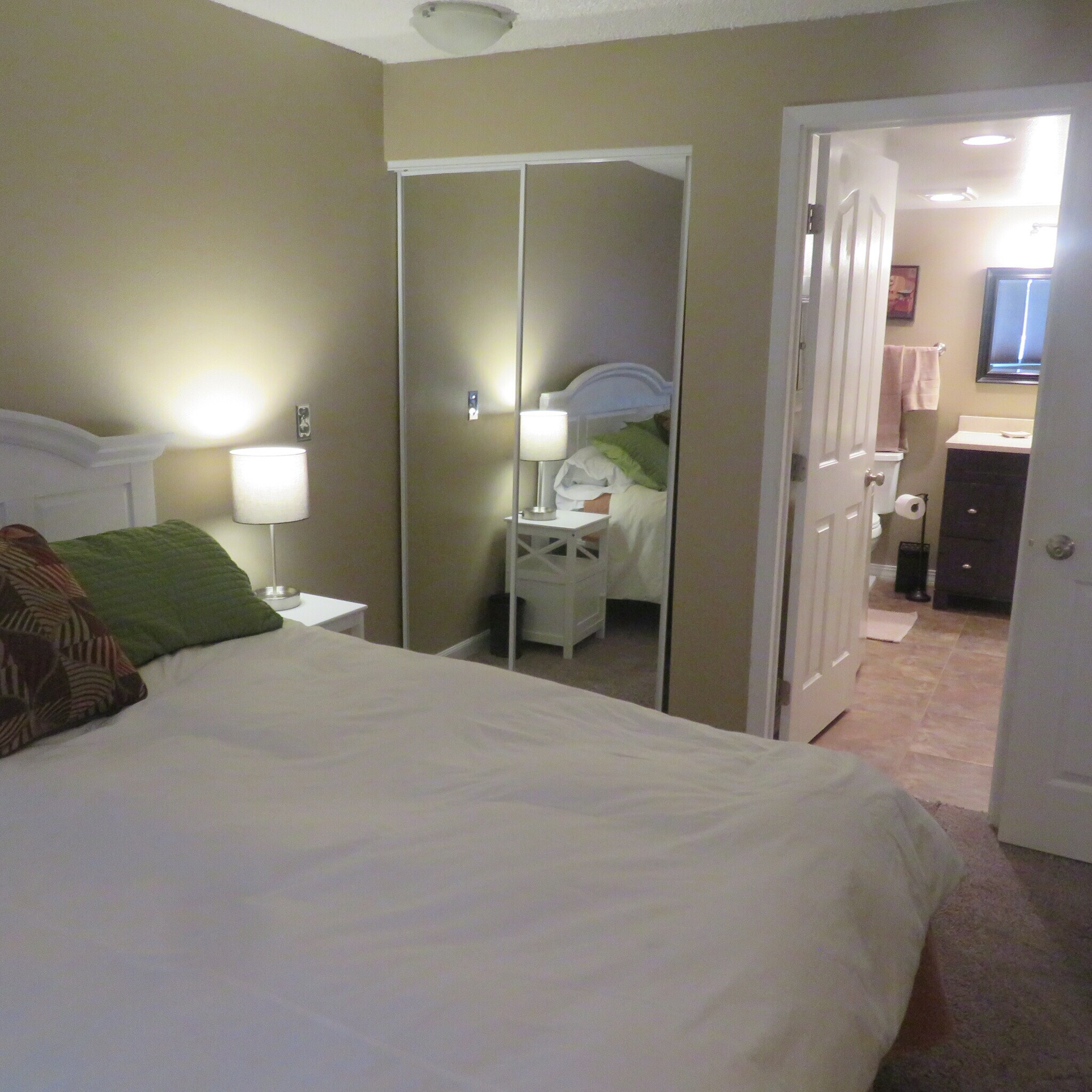 Building Photo - 9715 Independence Dr