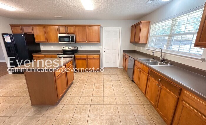 Building Photo - 113 Coldsprings Dr