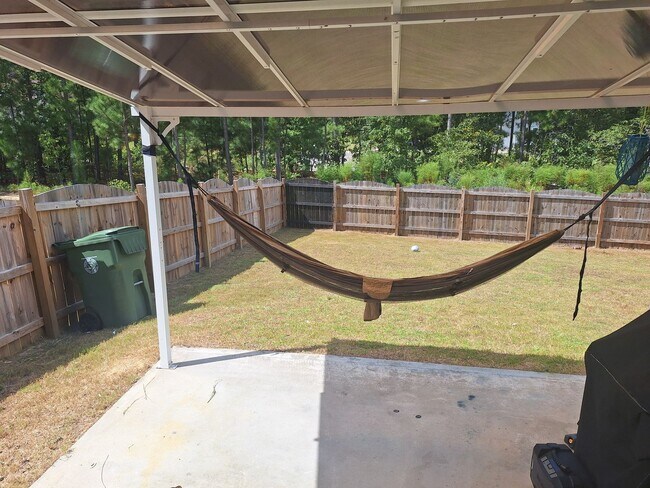 Building Photo - Delightful Four Bedroom Home Approximately...