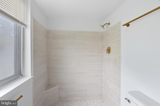 Building Photo - 5005 Green Mountain Cir
