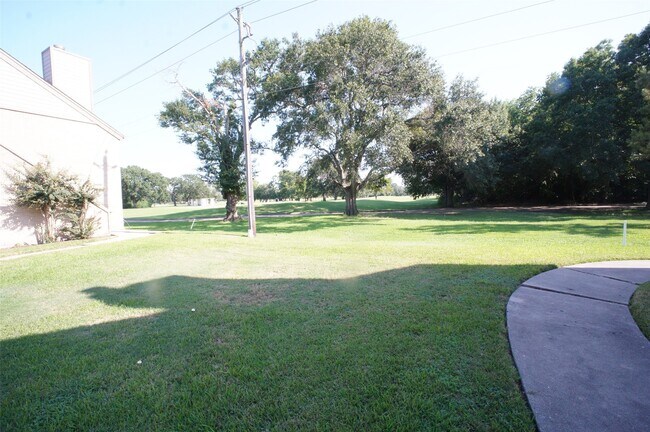 Building Photo - 8587 Sands Point Dr