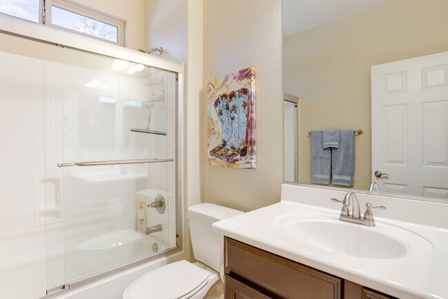 Building Photo - 17940 W Glenhaven Dr
