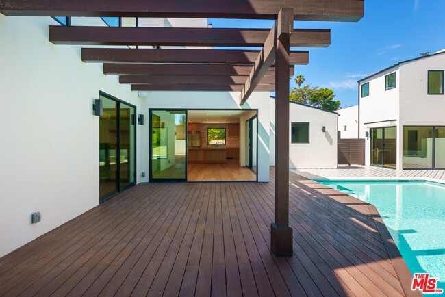 Building Photo - 382 Aderno Way