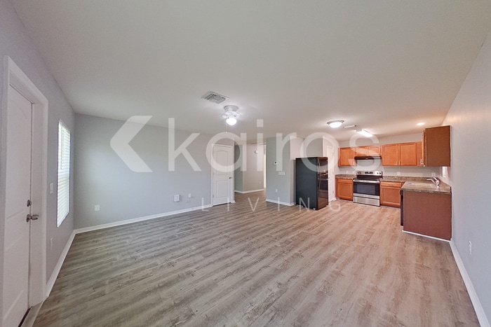 Building Photo - 305 NE 23rd Terrace