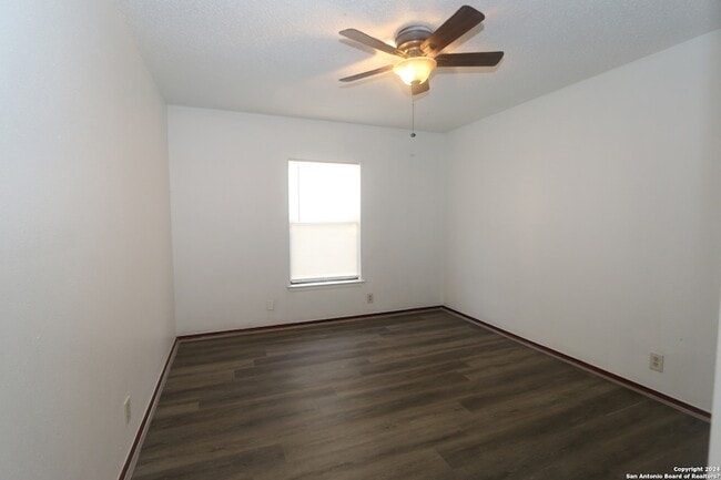 Building Photo - 6943 Sunshine Tree Dr