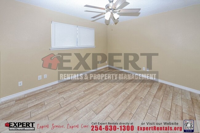 Building Photo - Charming Corner Lot Retreat: 3-Bedroom Hav...