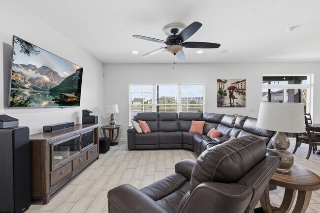 Building Photo - Waterfront Lake Nona Pool Home