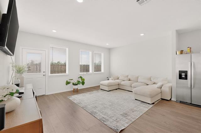 Building Photo - 6113 Holly Spg Rd