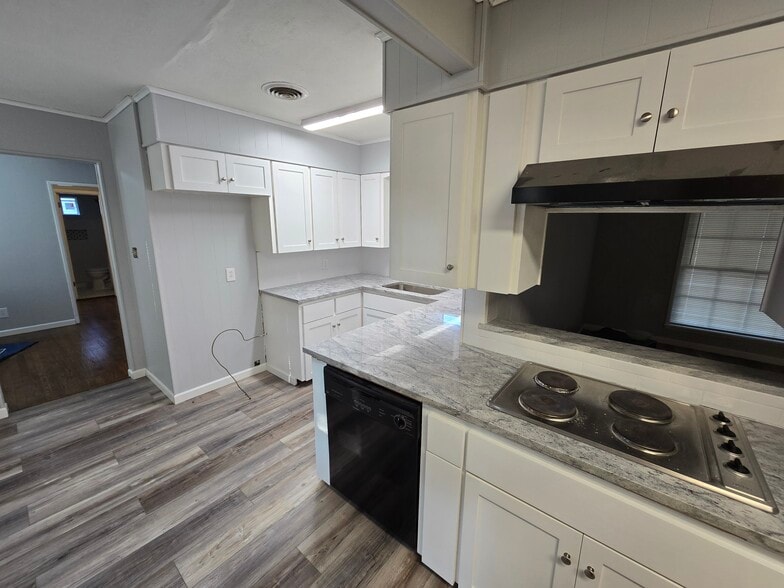 Building Photo - 10922 Myrtice Dr