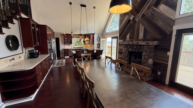 Building Photo - 126 Ridgecrest Dr