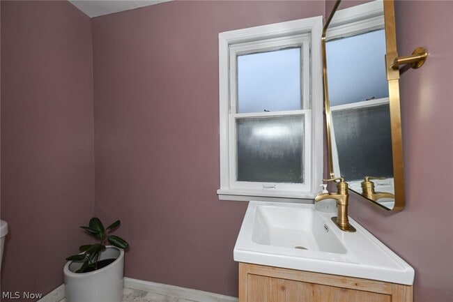 Building Photo - 2927 Huntington Rd