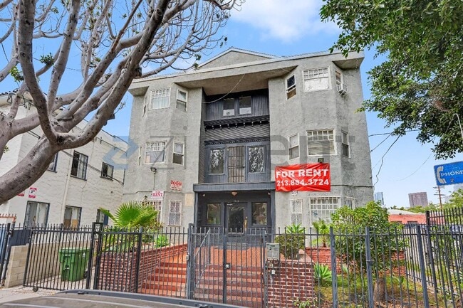 Building Photo - 1513 W 12th Pl