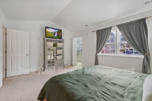 Building Photo - 126 Shady Spring Pl