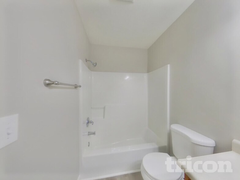 Building Photo - 4261 Sycamore Ct