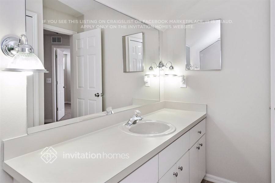 Building Photo - 28548 Seashell Ct