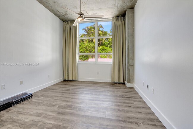 Building Photo - 2001 Biscayne Blvd