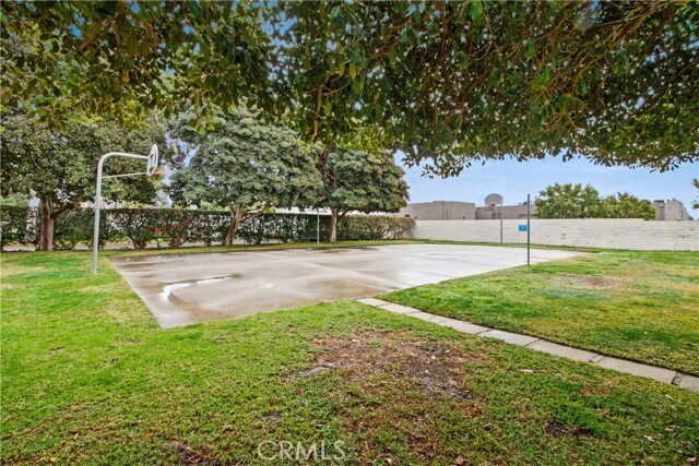 Building Photo - 9846 Villa Pacific Dr
