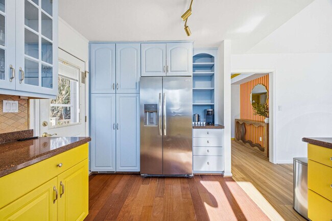 Building Photo - 12 Apple Tree Way