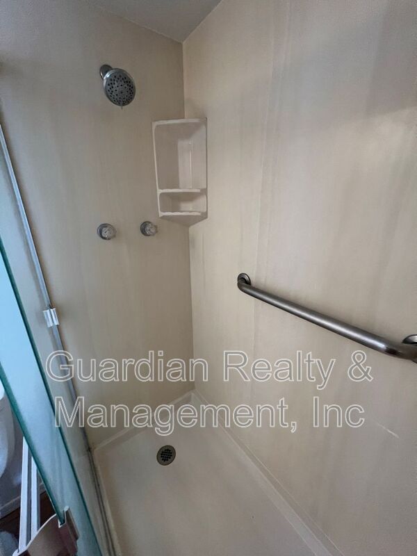 Building Photo - 15020 N 40th St