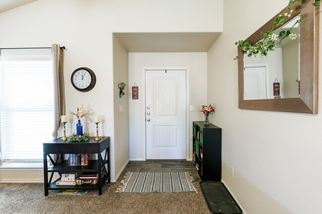 Building Photo - Wonderful 3 bed, 2 bath in Milwaukee Ridge!