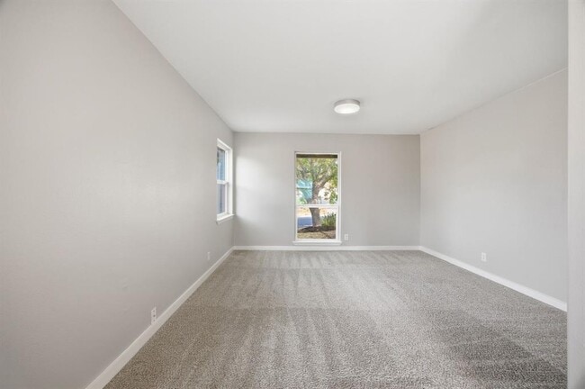 Building Photo - 6901 Bryn Mawr Dr