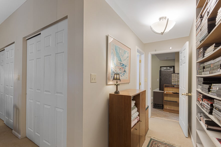 Building Photo - 3512 W Leland Ave