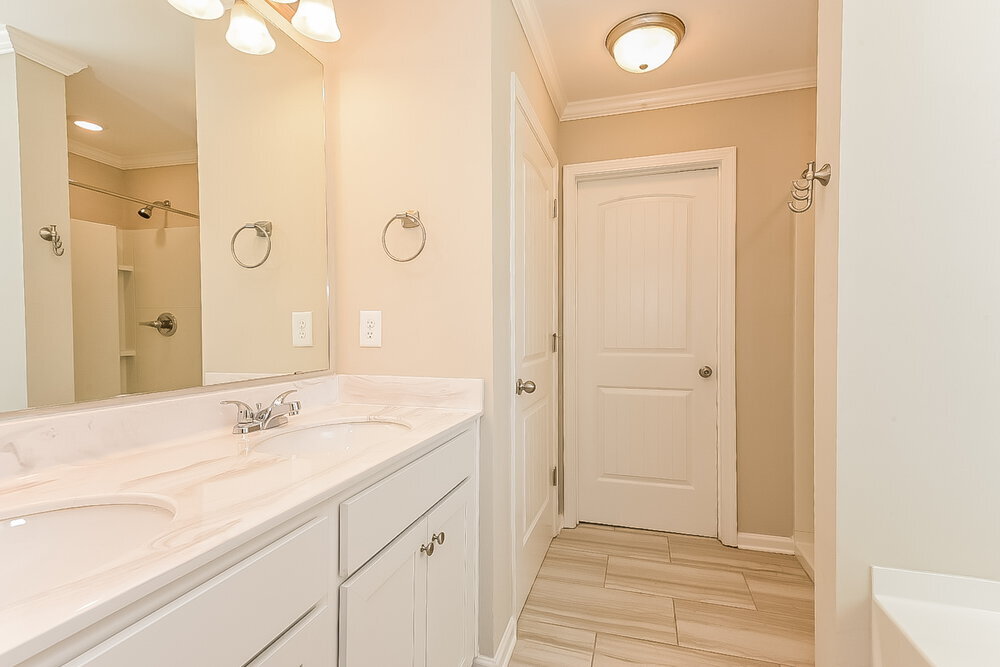 Building Photo - 28 Thunderhawk Ln