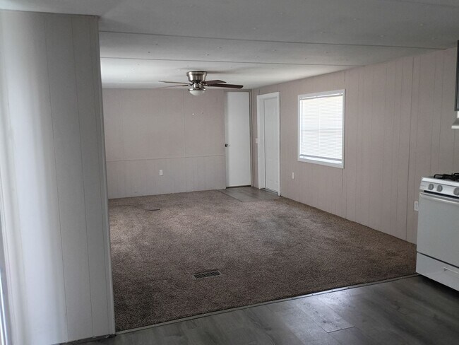 Building Photo - 220 Baughman Hill Rd