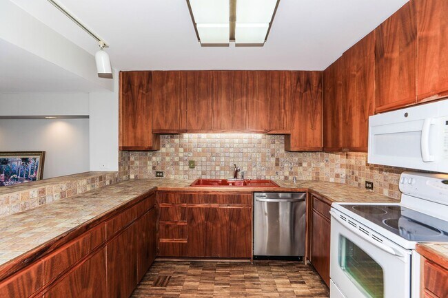 Building Photo - 1525 Wilder Ave
